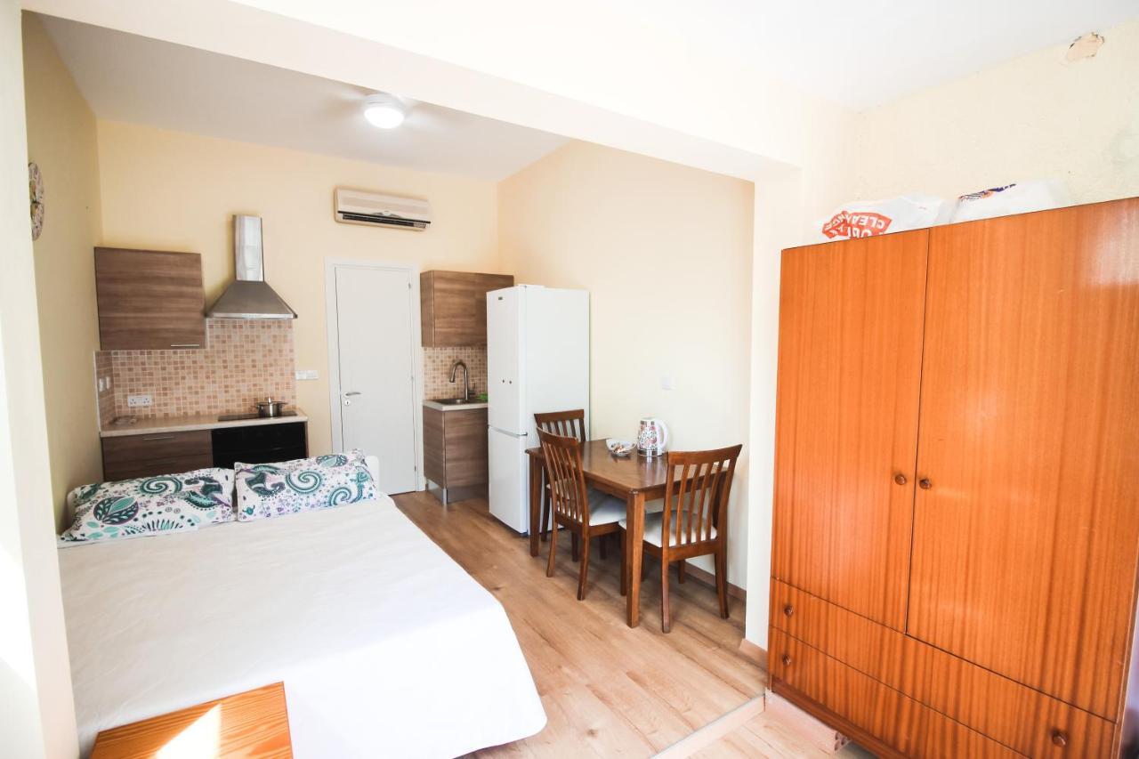 Moon-Light Studio Hotel Larnaca Exterior photo
